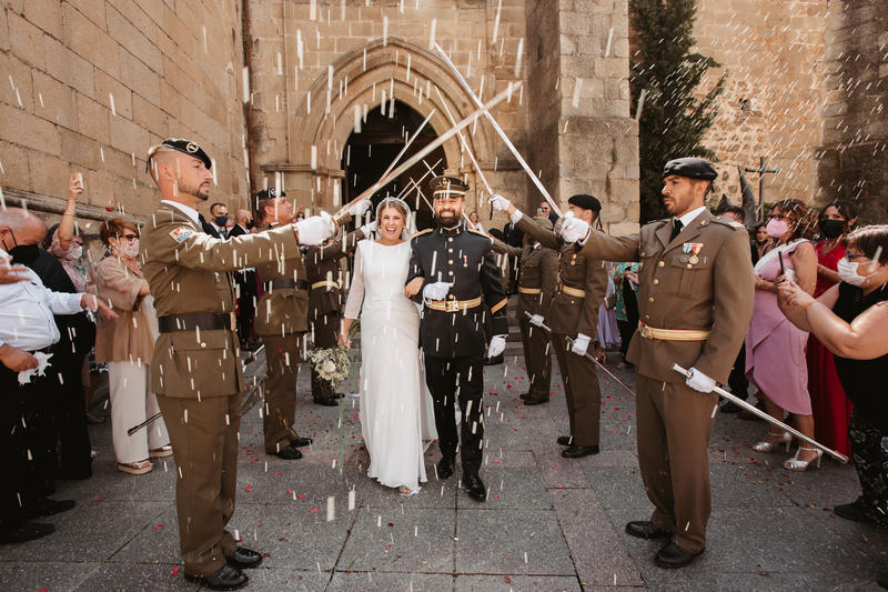 Bemoiety.com - Boda en el Castillo de las Seguras - Una boda religiosa en el centro de Cáceres con la celebraciones en un castillo de ensueño.