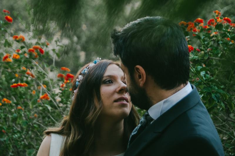 Bemoiety.com - Post Boda [ R+O ] - Rocío y Omar eligieron una sesión de fotografía de post boda en un paraje natural, el embalse de Cornalvo en el interior de Mérida, y fue la mejor opción. Un día genial en el que el calor no fue nada intenso y el atardecer fue espléndido.