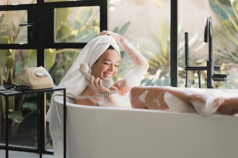 Bemoiety.com - THERESA - Theresa, los preparativos en la bañera más bonita del mundo