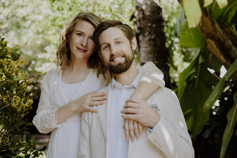 Bemoiety.com - Couple Session April & Sam - Today I want to share the photoshoot I had with this incredible couple. April and Sam were pure magic in every photo we made, the love they have to each other is so cute, nice and unique. I do really love when the love is in the air… literally 🤭✨🫶🏼 thanks for letting me be part of your day ❣️!